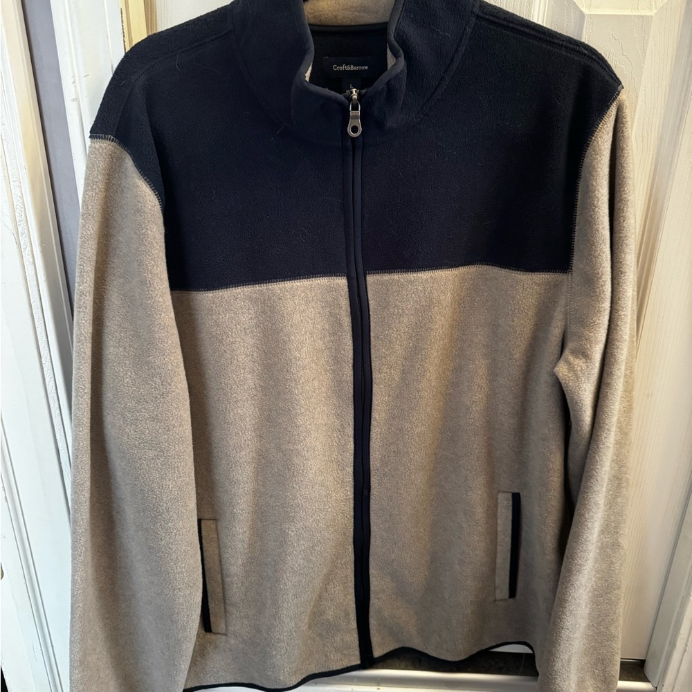 Croft and Barrow Men's Navy and Gray Zip Up